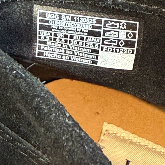 NWOT - UGG Josefene Cuff Boots- Black Suede Leather - size 8.5 - Picture 12 of 13